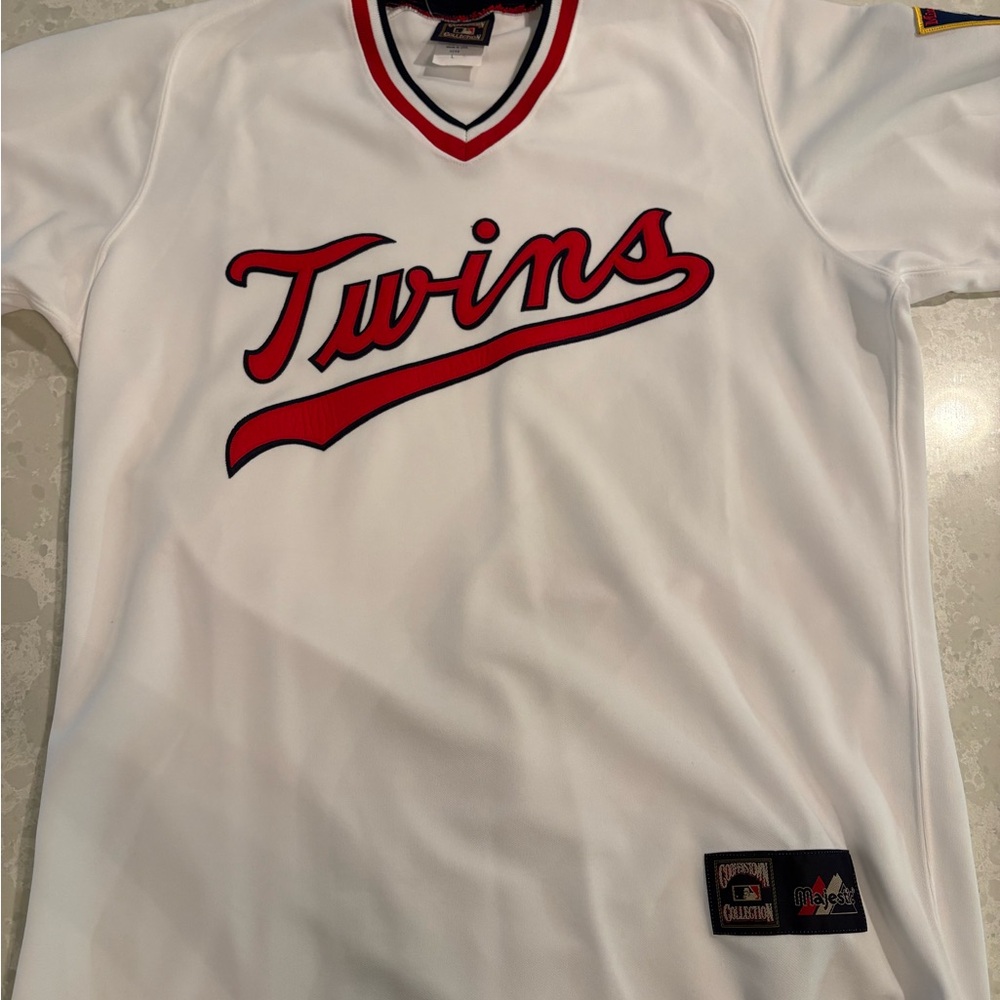 Minnesota Twins Jersey- Cooperstown Collection. Size Large, NWT. Blank Back.